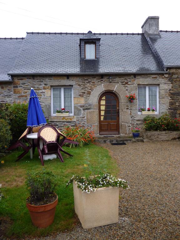Les Gites De Kerroyal Garlan Rom bilde