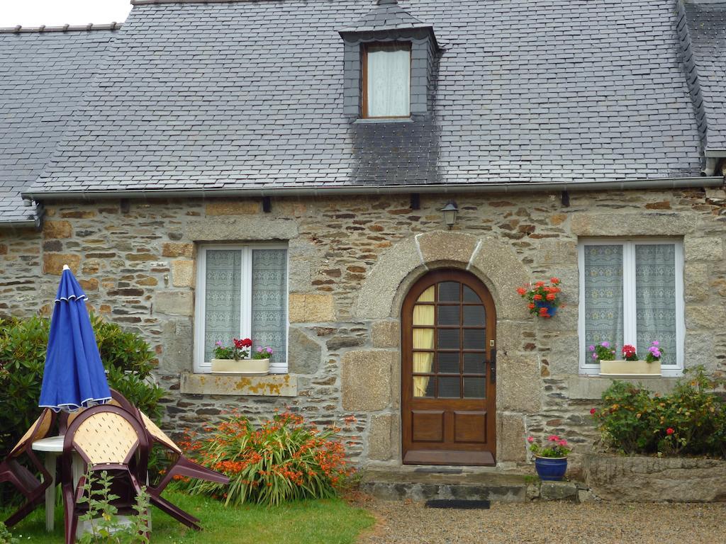 Les Gites De Kerroyal Garlan Rom bilde