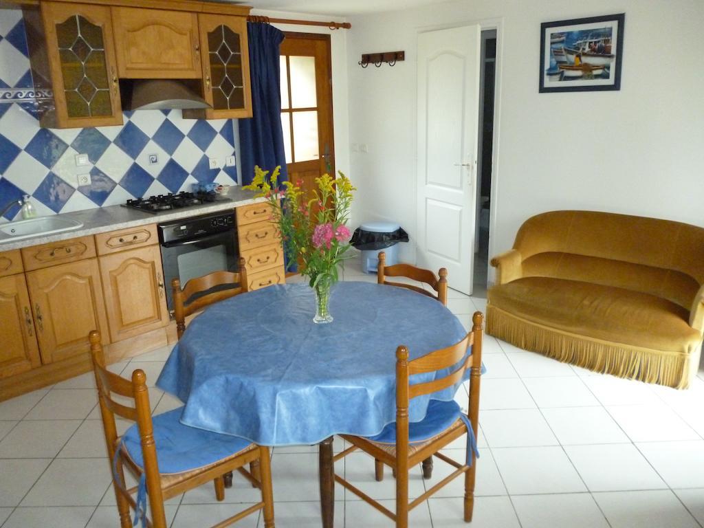 Les Gites De Kerroyal Garlan Rom bilde